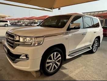 Toyota  Land Cruiser  VXR  2019  Automatic  199,500 Km  8 Cylinder  Four Wheel Drive (4WD)  SUV  White