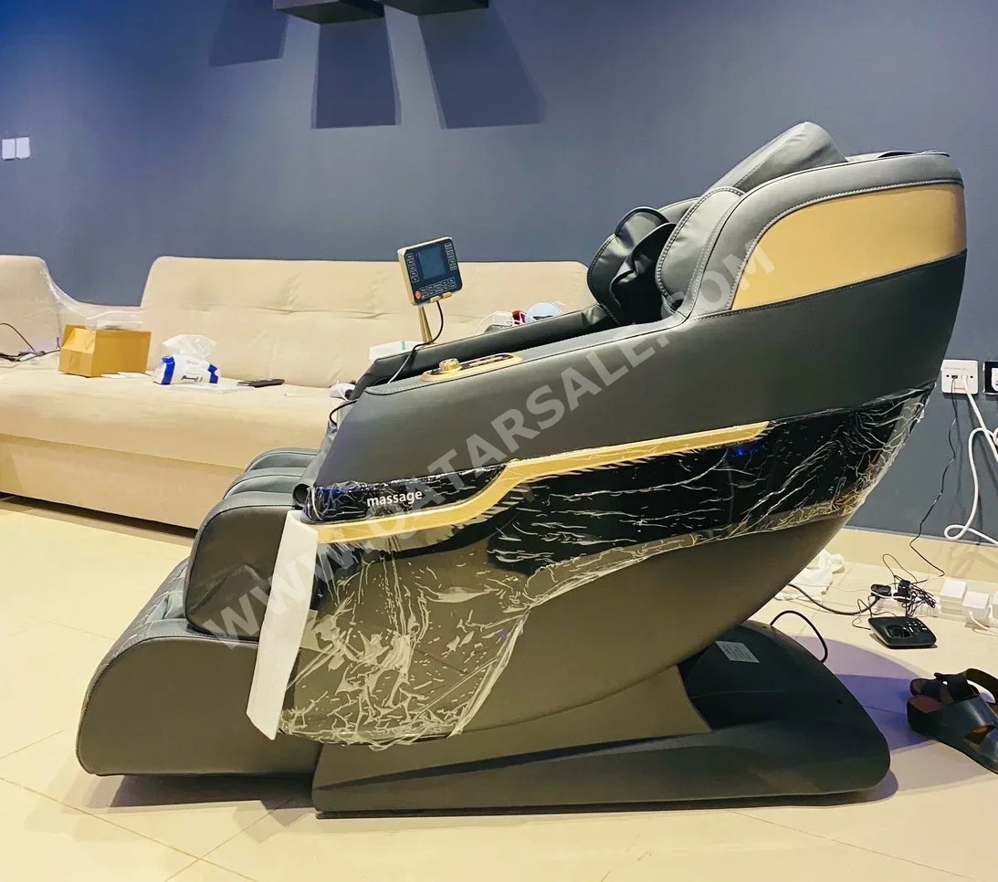 كرسي التدليك ليكون  أسود  الصين  Luxury massage chair  كل الجسم  رباعي الأبعاد