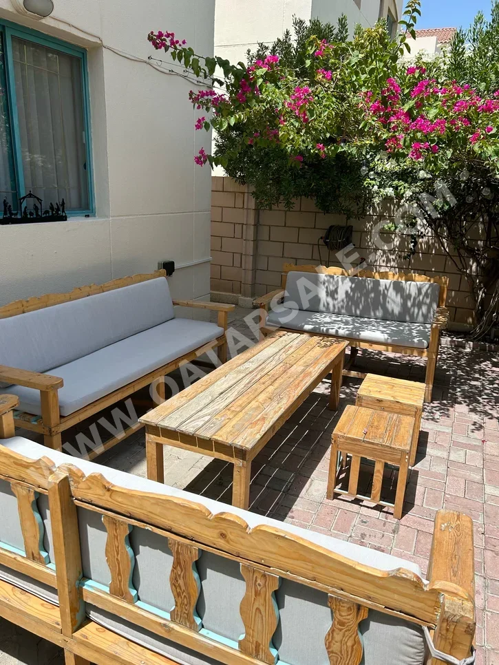 Patio Furniture - Wood  - Patio Set  -Number Of Seats 10