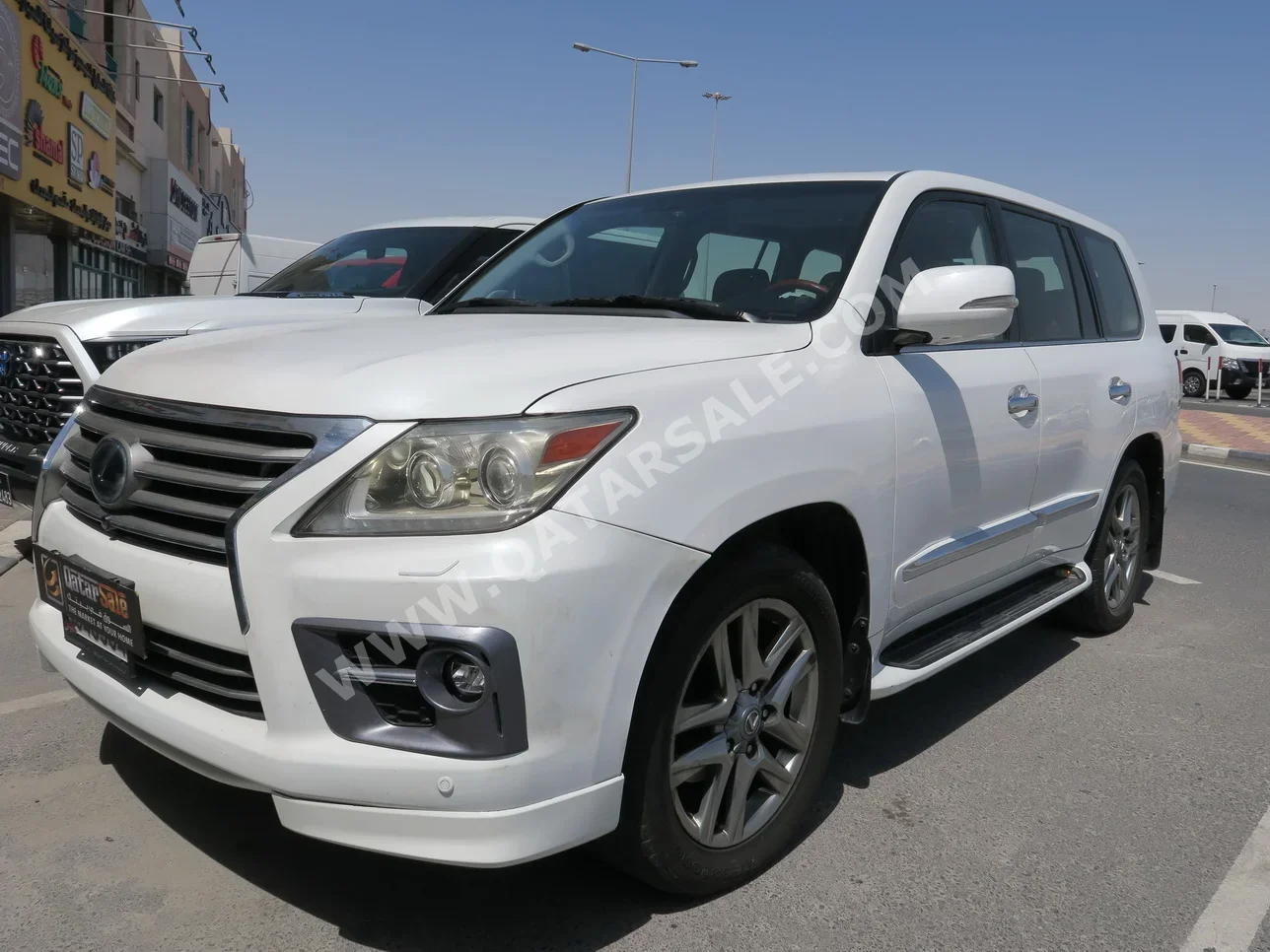 Lexus  LX  570  2013  Automatic  255,000 Km  8 Cylinder  Four Wheel Drive (4WD)  SUV  White