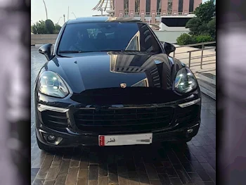 Porsche  Cayenne  2016  Automatic  85,000 Km  6 Cylinder  Four Wheel Drive (4WD)  SUV  Black