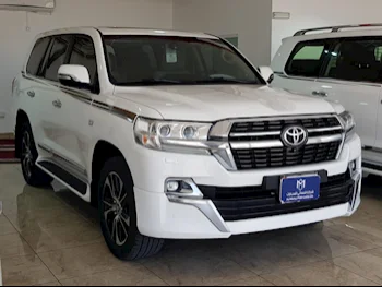 Toyota  Land Cruiser  VXR  2020  Automatic  118,000 Km  8 Cylinder  Four Wheel Drive (4WD)  SUV  White