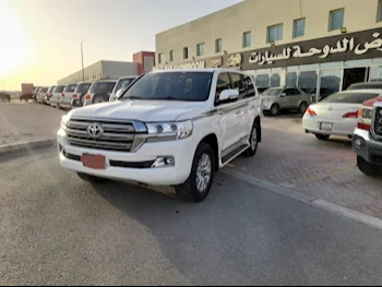 Toyota  Land Cruiser  VXR  2017  Automatic  121,000 Km  8 Cylinder  Four Wheel Drive (4WD)  SUV  White