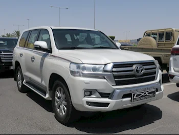 Toyota  Land Cruiser  GXR  2019  Automatic  235,000 Km  8 Cylinder  Four Wheel Drive (4WD)  SUV  White