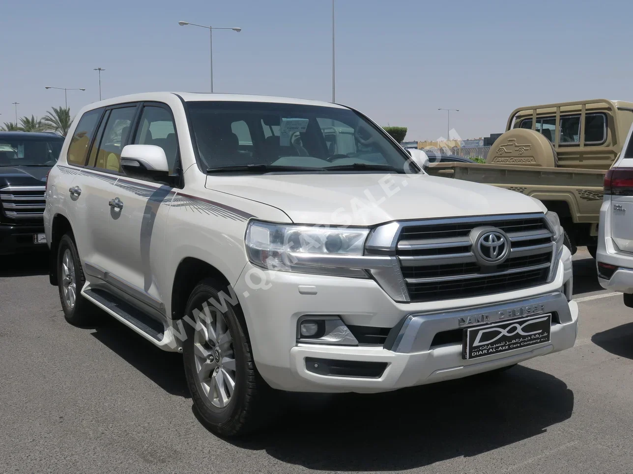 Toyota  Land Cruiser  GXR  2019  Automatic  235,000 Km  8 Cylinder  Four Wheel Drive (4WD)  SUV  White