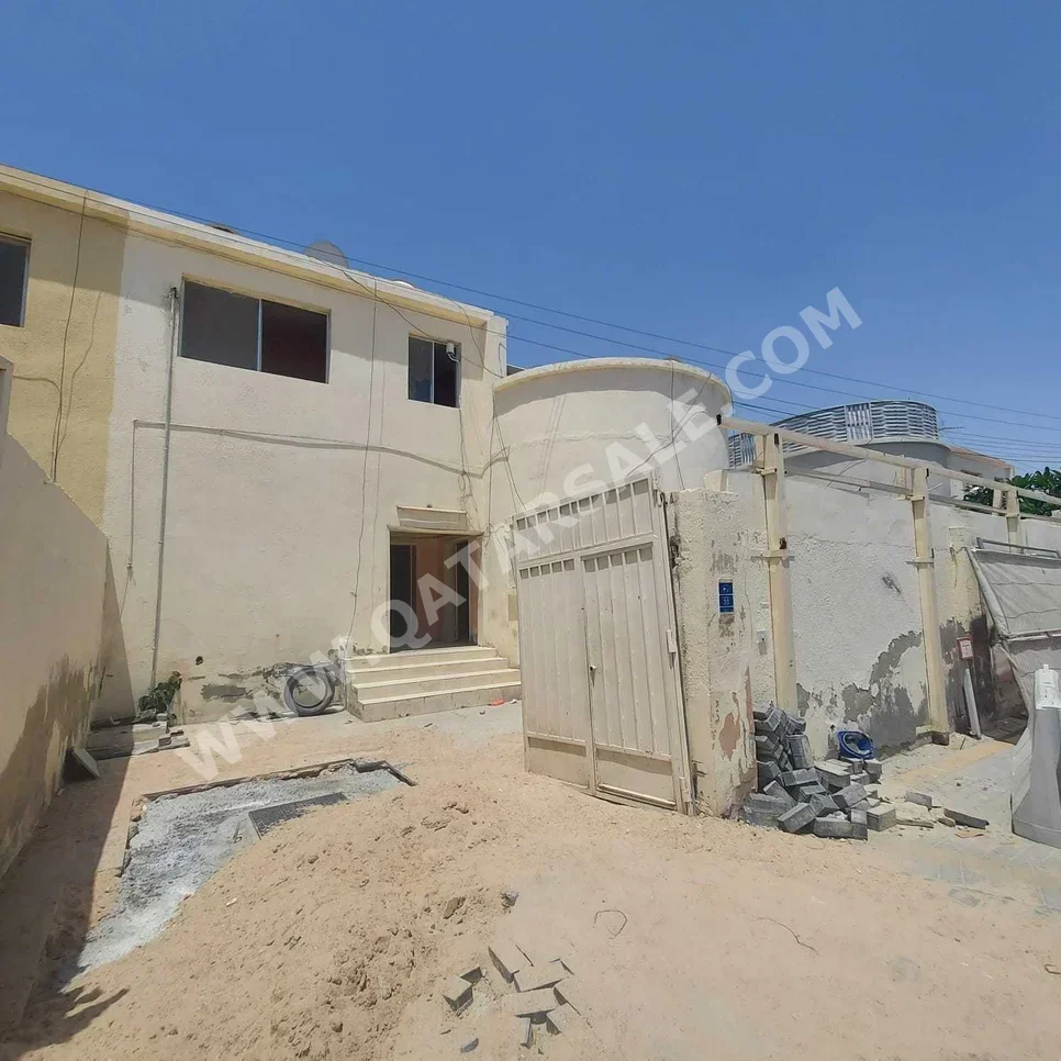 Family Residential  - Not Furnished  - Umm Salal  - Al Kharaitiyat  - 6 Bedrooms