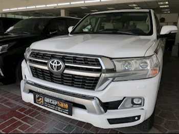 Toyota  Land Cruiser  GXR  2021  Automatic  140,000 Km  8 Cylinder  Four Wheel Drive (4WD)  SUV  White