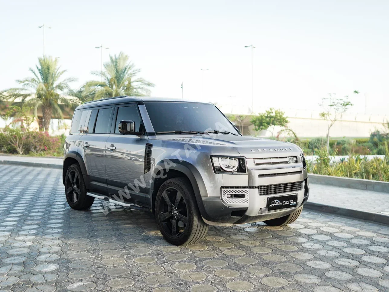 Land Rover  Defender  110  2023  Automatic  8,000 Km  6 Cylinder  Four Wheel Drive (4WD)  SUV  Silver  With Warranty