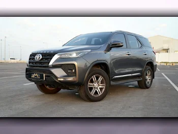 Toyota  Fortuner  2023  Automatic  20,000 Km  6 Cylinder  Four Wheel Drive (4WD)  SUV  Gray  With Warranty