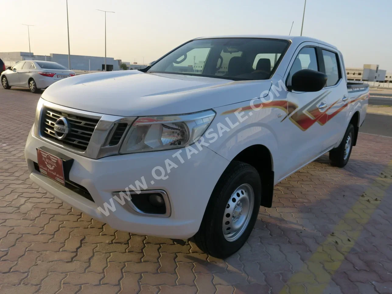 Nissan  Navara  SE  2017  Manual  219,000 Km  4 Cylinder  Four Wheel Drive (4WD)  Pick Up  White