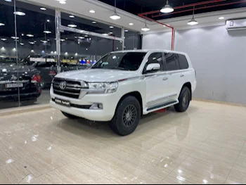 Toyota  Land Cruiser  G  2017  Automatic  244,000 Km  6 Cylinder  Four Wheel Drive (4WD)  SUV  White