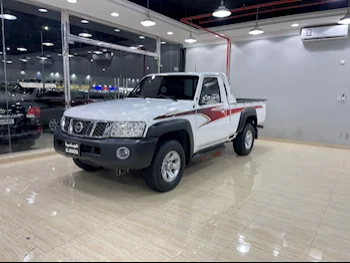 Nissan  Patrol  SGL  2014  Manual  75,000 Km  6 Cylinder  Four Wheel Drive (4WD)  Pick Up  White