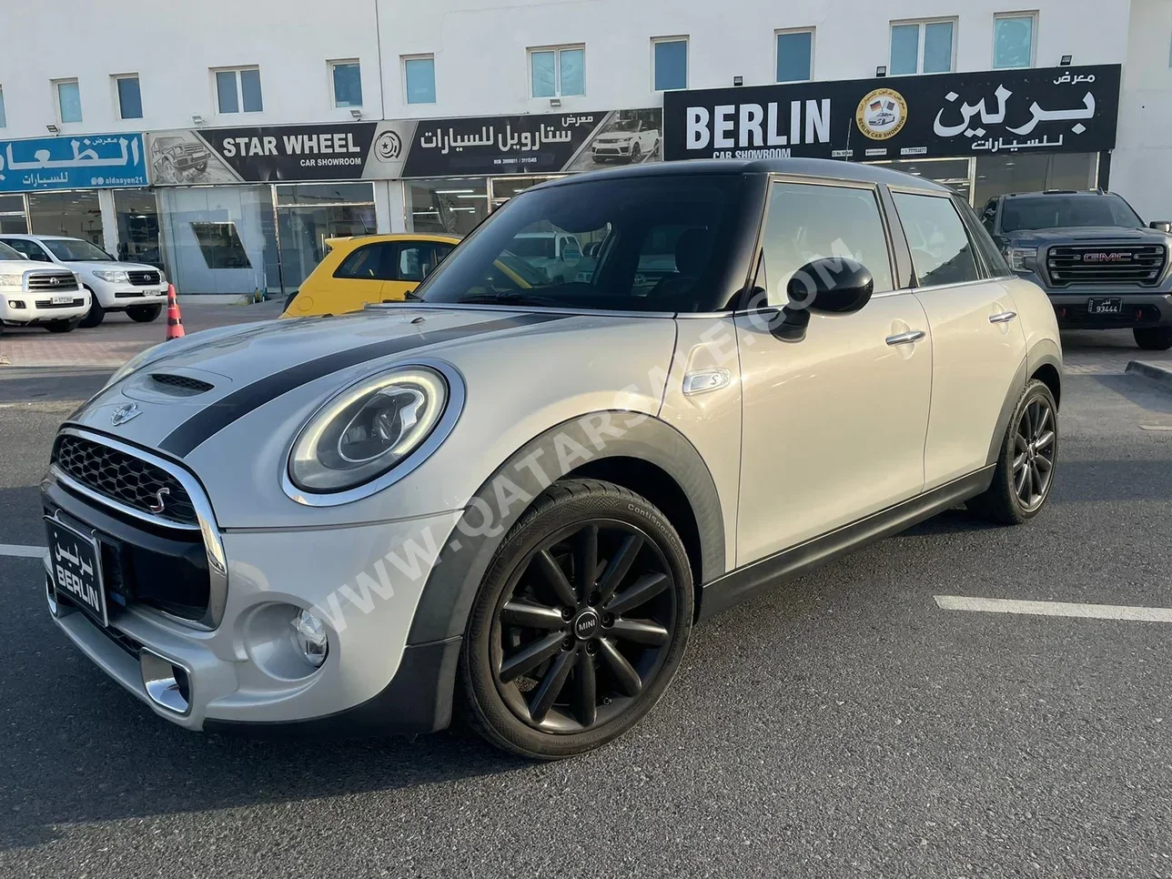 Mini  Cooper  S  2018  Automatic  106,000 Km  4 Cylinder  Front Wheel Drive (FWD)  Hatchback  White