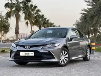 Toyota  Camry  LE  2022  Automatic  0 Km  4 Cylinder  Front Wheel Drive (FWD)  Sedan  Gray  With Warranty