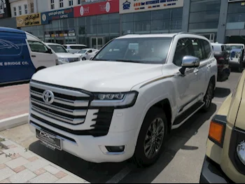 Toyota  Land Cruiser  VX Twin Turbo  2023  Automatic  10,000 Km  6 Cylinder  Four Wheel Drive (4WD)  SUV  White  With Warranty