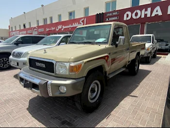 Toyota  Land Cruiser  LX  2015  Manual  278,000 Km  6 Cylinder  Four Wheel Drive (4WD)  Pick Up  Beige