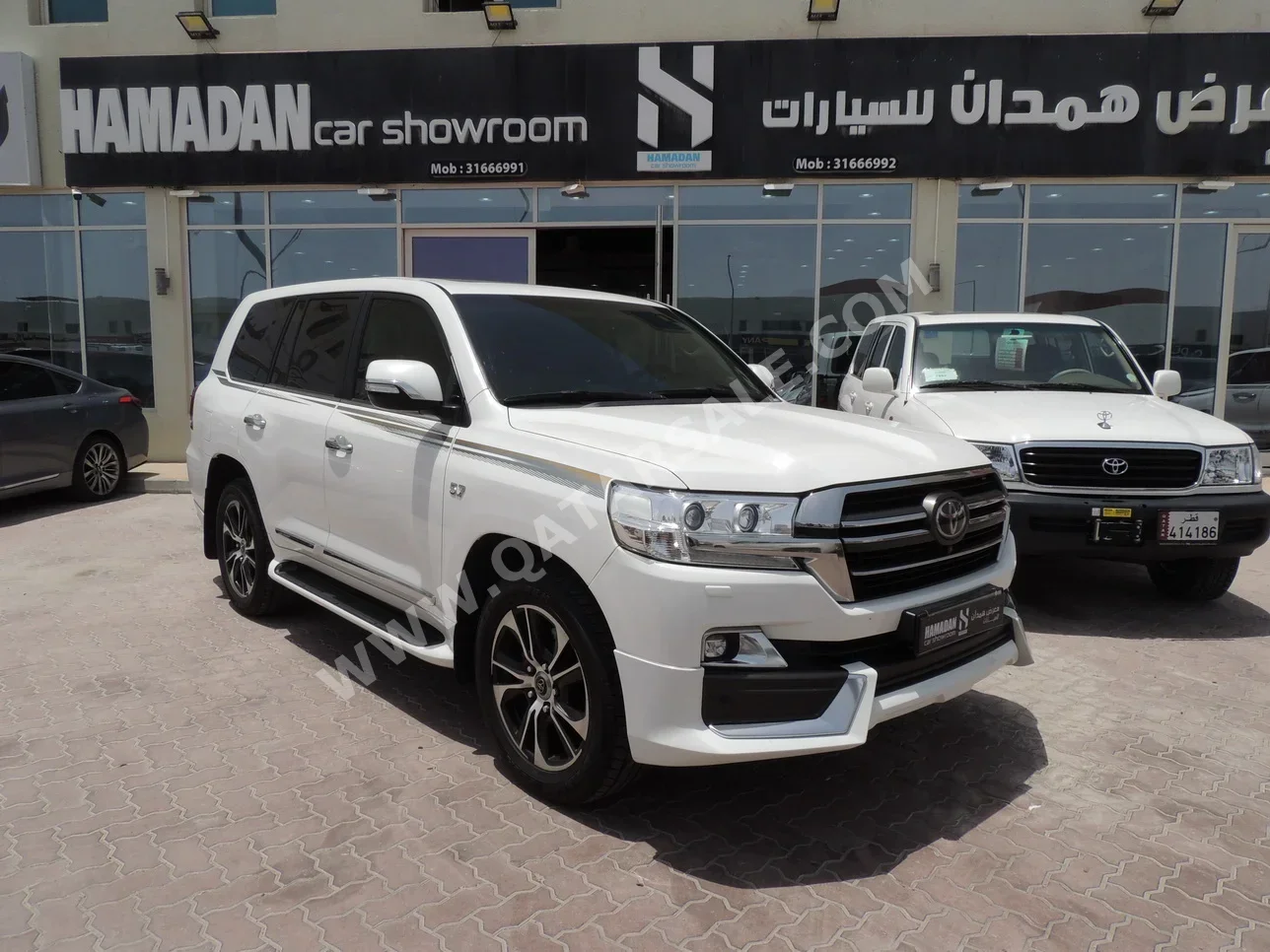 Toyota  Land Cruiser  VXR- Grand Touring S  2020  Automatic  216,000 Km  8 Cylinder  Four Wheel Drive (4WD)  SUV  White
