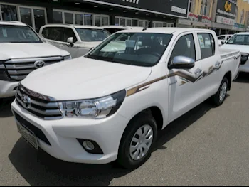 Toyota  Hilux  2024  Automatic  0 Km  4 Cylinder  Four Wheel Drive (4WD)  Pick Up  White  With Warranty