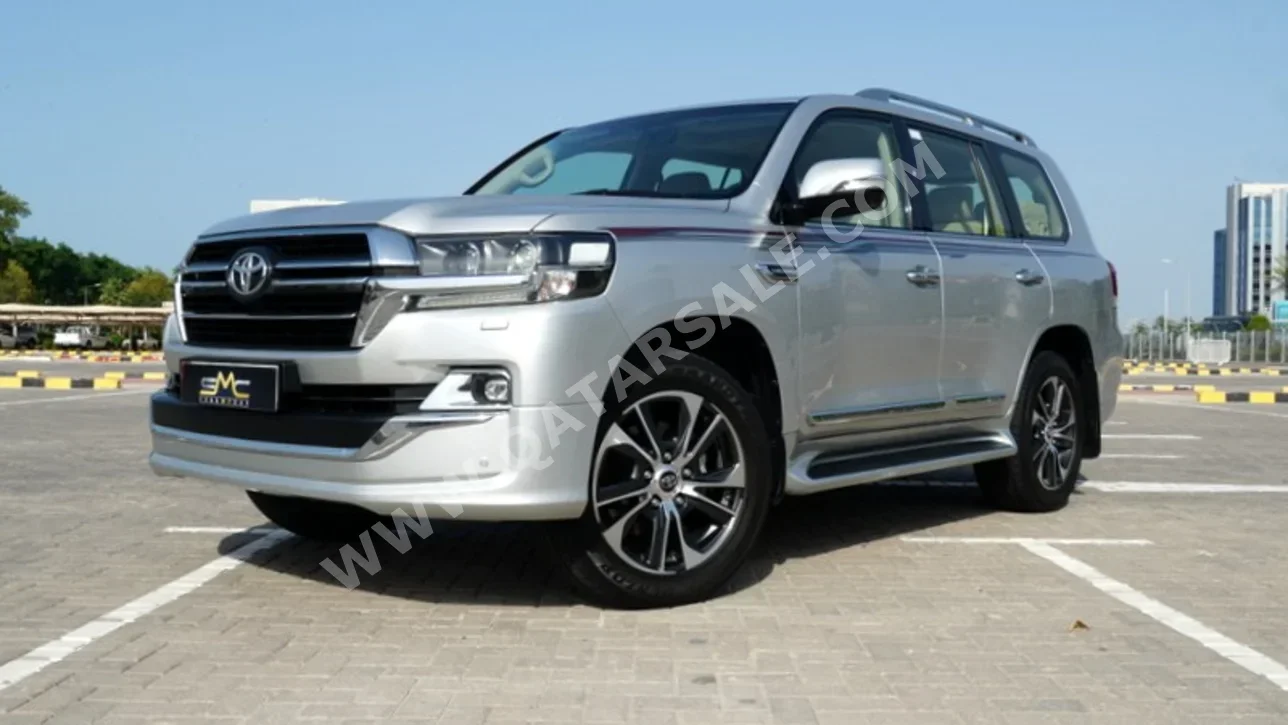 Toyota  Land Cruiser  GXR- Grand Touring  2020  Automatic  40,000 Km  6 Cylinder  Four Wheel Drive (4WD)  SUV  Silver  With Warranty