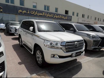  Toyota  Land Cruiser  VXR  2018  Automatic  158,000 Km  8 Cylinder  Four Wheel Drive (4WD)  SUV  White  With Warranty