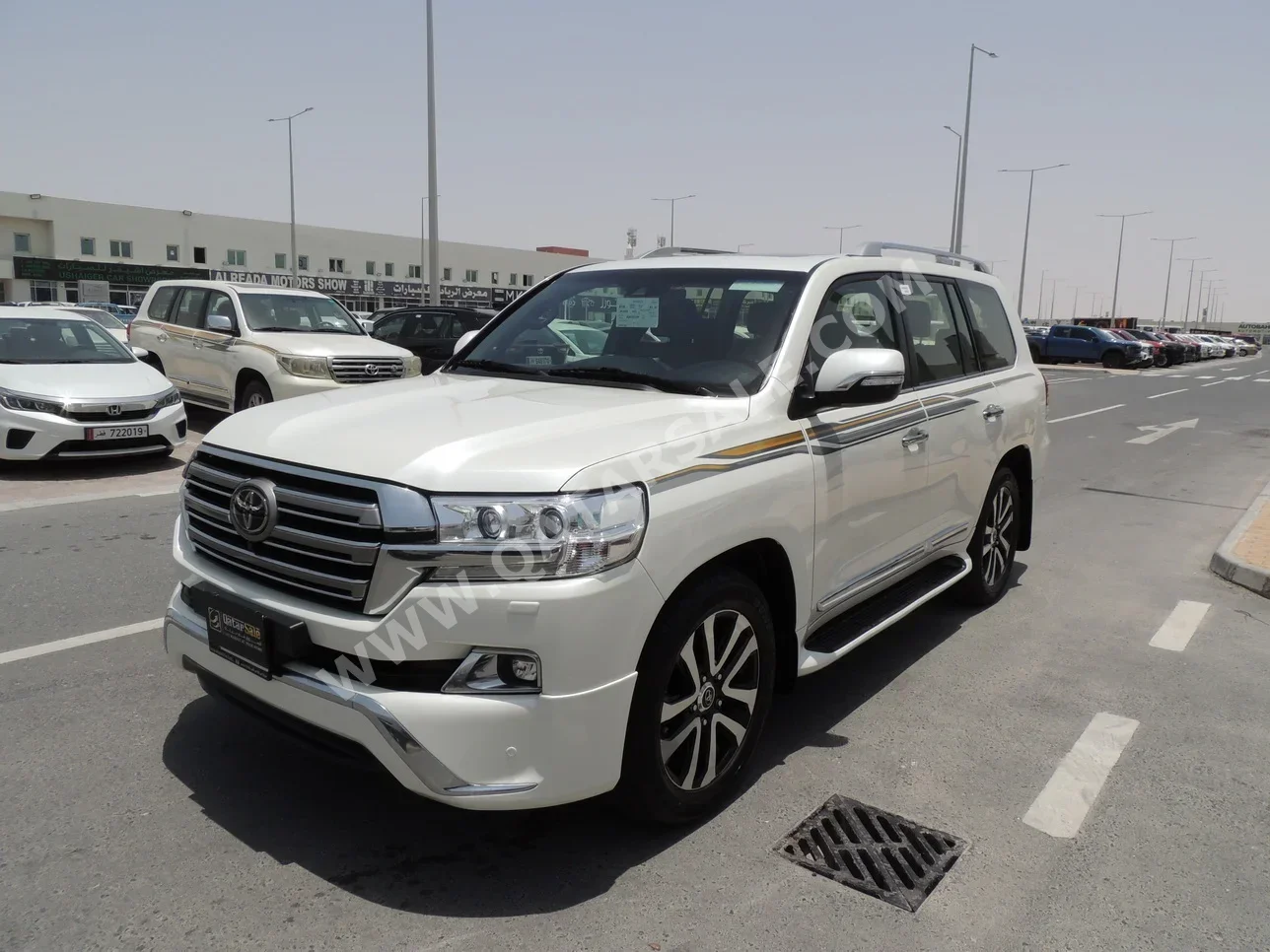 Toyota  Land Cruiser  VXS  2018  Automatic  127,000 Km  8 Cylinder  Four Wheel Drive (4WD)  SUV  White