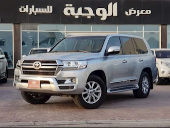 Toyota  Land Cruiser  GXR  2020  Automatic  114,000 Km  8 Cylinder  Four Wheel Drive (4WD)  SUV  Silver