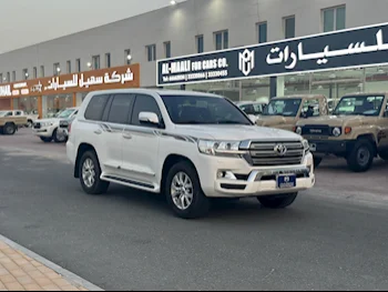 Toyota  Land Cruiser  GXR  2017  Automatic  188,000 Km  8 Cylinder  Four Wheel Drive (4WD)  SUV  White