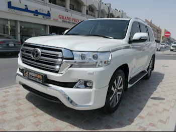 Toyota  Land Cruiser  VXS  2016  Automatic  85,000 Km  8 Cylinder  Four Wheel Drive (4WD)  SUV  White