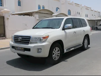 Toyota  Land Cruiser  GXR  2012  Automatic  360,000 Km  8 Cylinder  Four Wheel Drive (4WD)  SUV  White