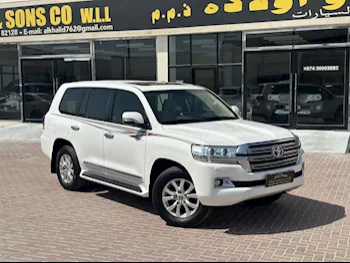 Toyota  Land Cruiser  GXR  2018  Automatic  125,000 Km  8 Cylinder  Four Wheel Drive (4WD)  SUV  White