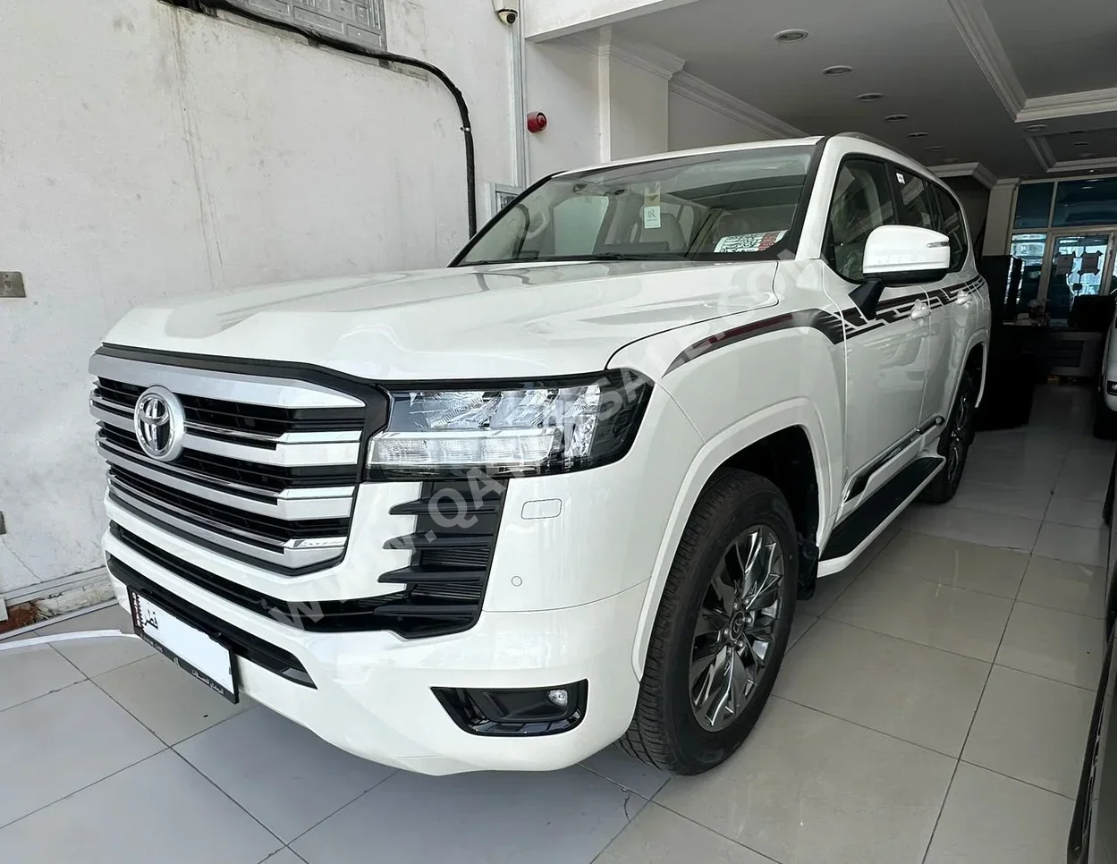  Toyota  Land Cruiser  GXR Twin Turbo  2023  Automatic  0 Km  6 Cylinder  Four Wheel Drive (4WD)  SUV  White  With Warranty