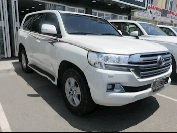 Toyota  Land Cruiser  GXR  2018  Automatic  277,000 Km  6 Cylinder  Four Wheel Drive (4WD)  SUV  White