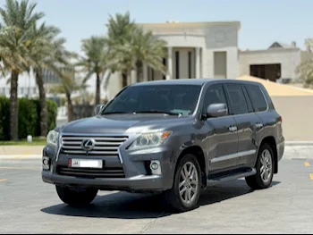 Lexus  LX  570  2013  Automatic  295,000 Km  8 Cylinder  Four Wheel Drive (4WD)  SUV  Gray