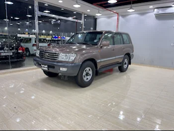 Toyota  Land Cruiser  VXR  2001  Manual  281,000 Km  8 Cylinder  Four Wheel Drive (4WD)  SUV  Beige