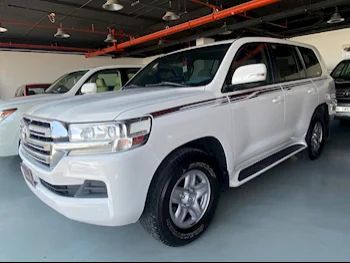 Toyota  Land Cruiser  GXR  2018  Automatic  258,000 Km  6 Cylinder  Four Wheel Drive (4WD)  SUV  White