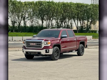 GMC  Sierra  SLT  2014  Automatic  38,500 Km  8 Cylinder  Four Wheel Drive (4WD)  Pick Up  Maroon