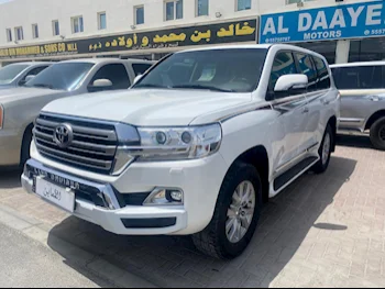 Toyota  Land Cruiser  GXR  2018  Automatic  105,000 Km  6 Cylinder  Four Wheel Drive (4WD)  SUV  White