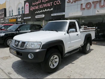 Nissan  Patrol  Pickup  2013  Manual  250,000 Km  6 Cylinder  Four Wheel Drive (4WD)  Pick Up  White