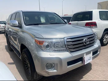 Toyota  Land Cruiser  VXR  2013  Automatic  348,000 Km  8 Cylinder  Four Wheel Drive (4WD)  SUV  Silver