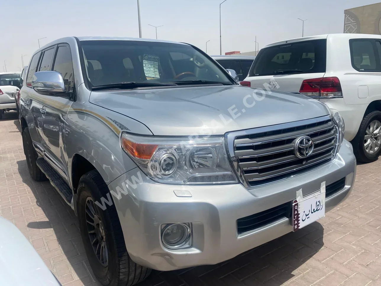 Toyota  Land Cruiser  VXR  2013  Automatic  348,000 Km  8 Cylinder  Four Wheel Drive (4WD)  SUV  Silver