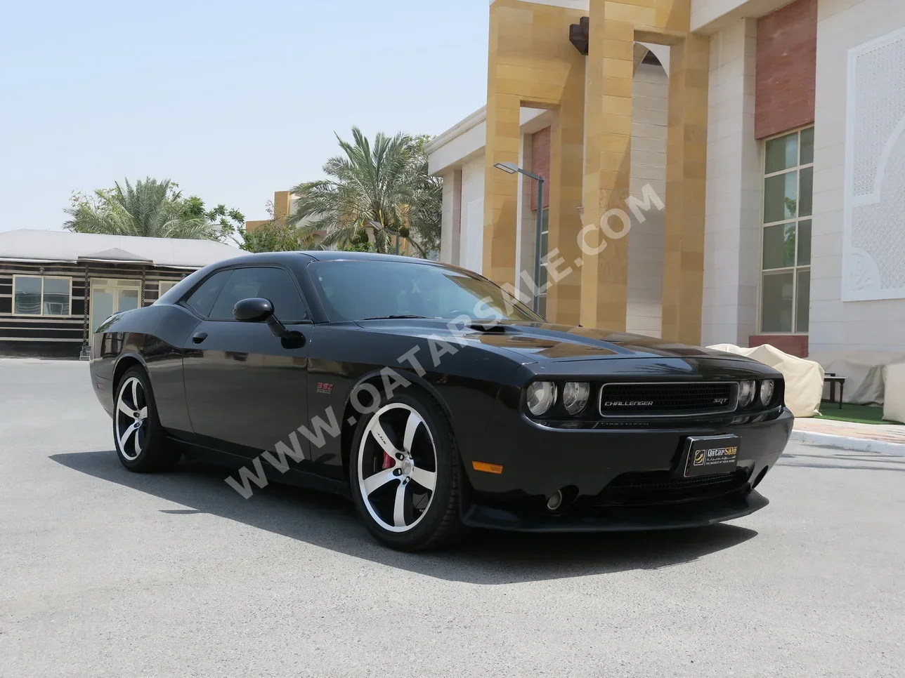 Dodge  Challenger  SRT-8  2013  Manual  114,000 Km  8 Cylinder  Rear Wheel Drive (RWD)  Coupe / Sport  Black