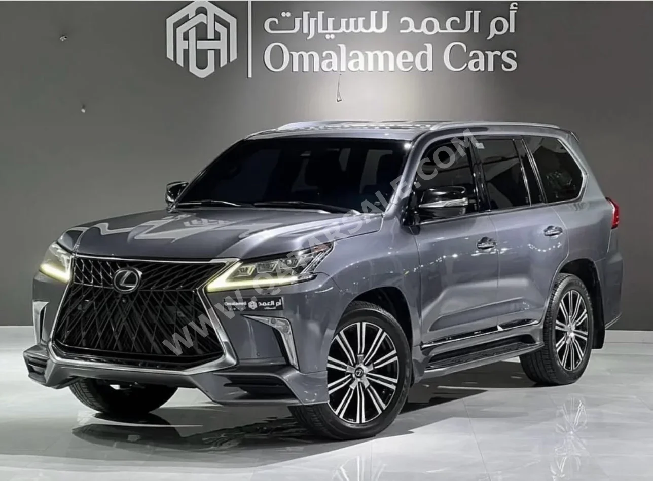 Lexus  LX  2018  Automatic  167,000 Km  8 Cylinder  All Wheel Drive (AWD)  SUV  Gray