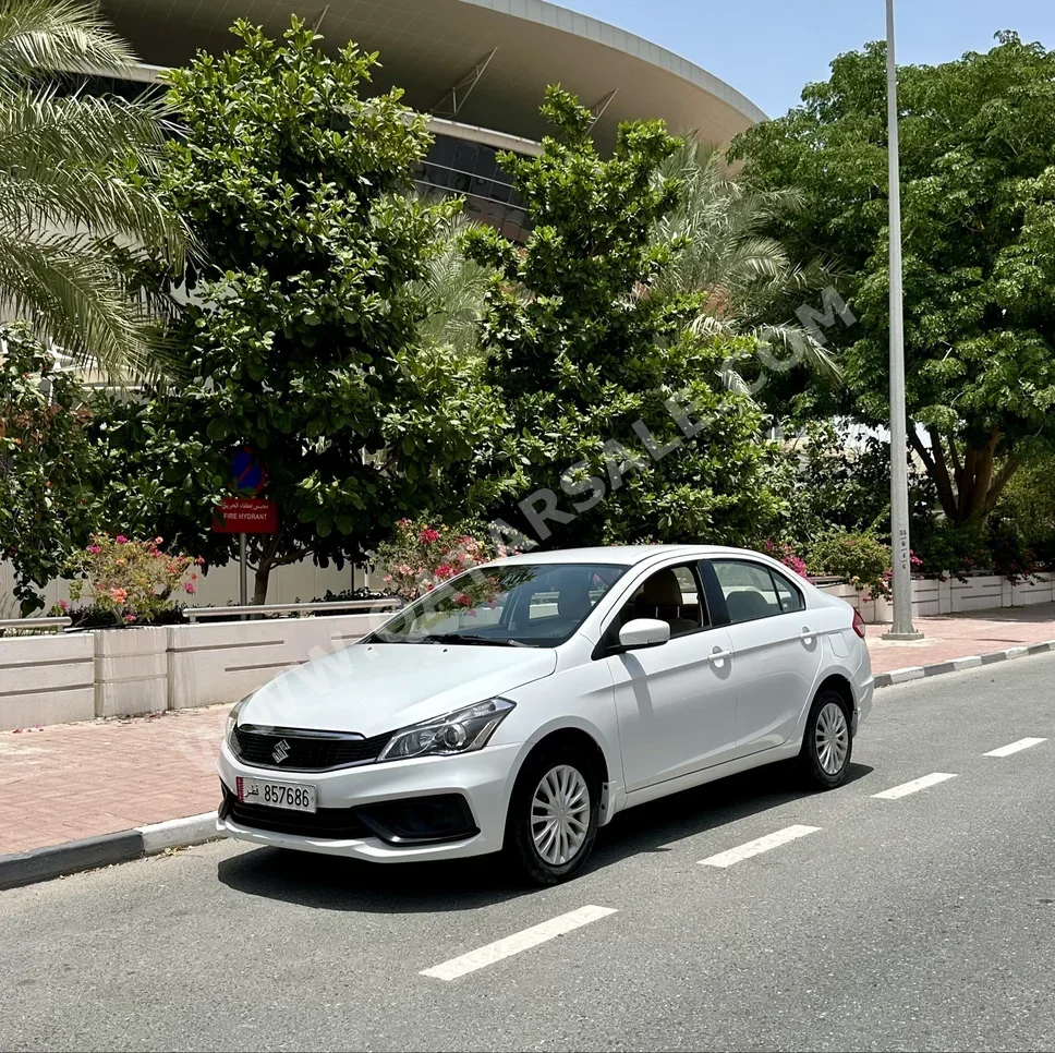 Suzuki  Ciaz  2022  Automatic  45,000 Km  4 Cylinder  Front Wheel Drive (FWD)  Sedan  White