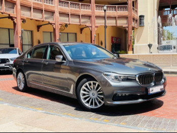 بي ام دبليو  الفئة - السابعة  730 Li  2018  اوتوماتيك  75,000 كم  4 سلندر  دفع خلفي  سيدان  رمادي  تحت الضمان