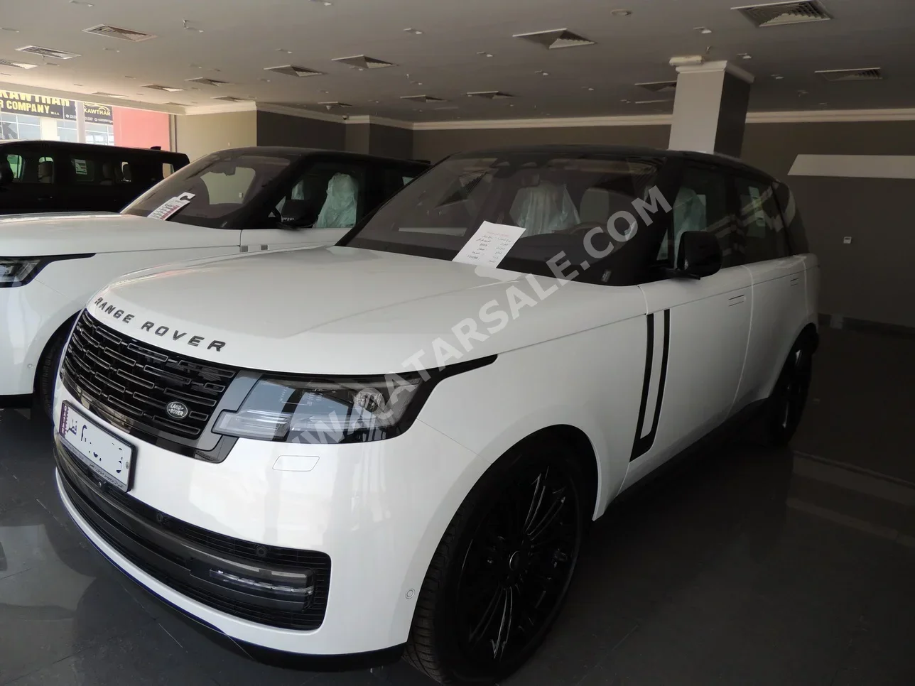 Land Rover  Range Rover  Vogue  Autobiography  2023  Automatic  0 Km  8 Cylinder  Four Wheel Drive (4WD)  SUV  White  With Warranty