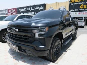 Chevrolet  Silverado  2022  Automatic  25,000 Km  8 Cylinder  Four Wheel Drive (4WD)  Pick Up  Black  With Warranty