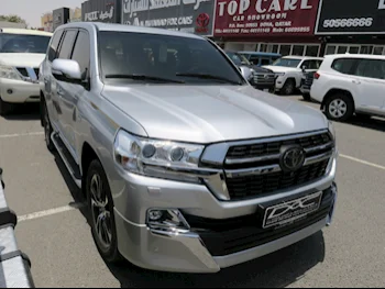 Toyota  Land Cruiser  VXR  2019  Automatic  125,000 Km  8 Cylinder  Four Wheel Drive (4WD)  SUV  Silver