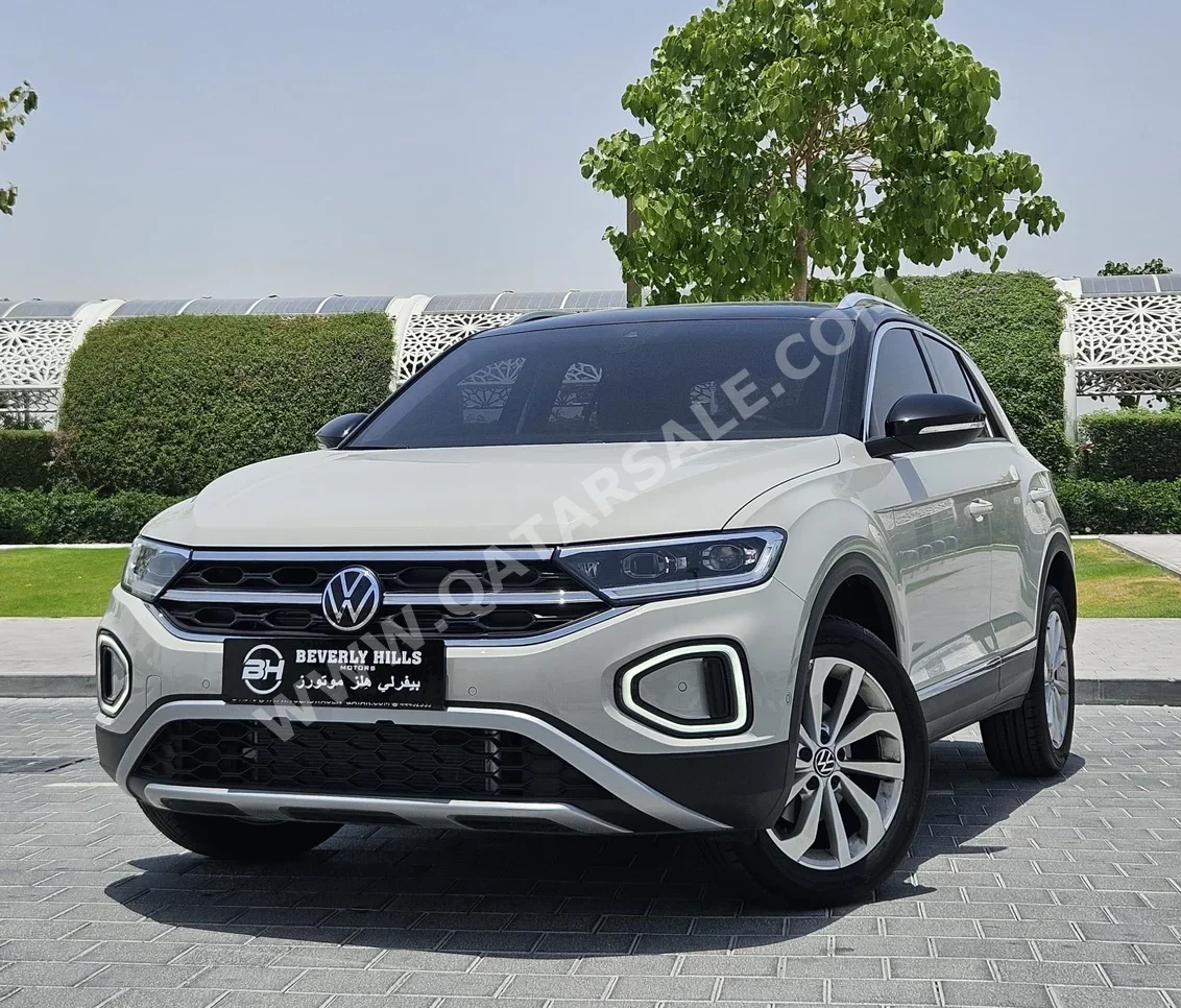 Volkswagen  T-Roc  Style  2023  Automatic  4,470 Km  4 Cylinder  Front Wheel Drive (FWD)  SUV  Silver  With Warranty