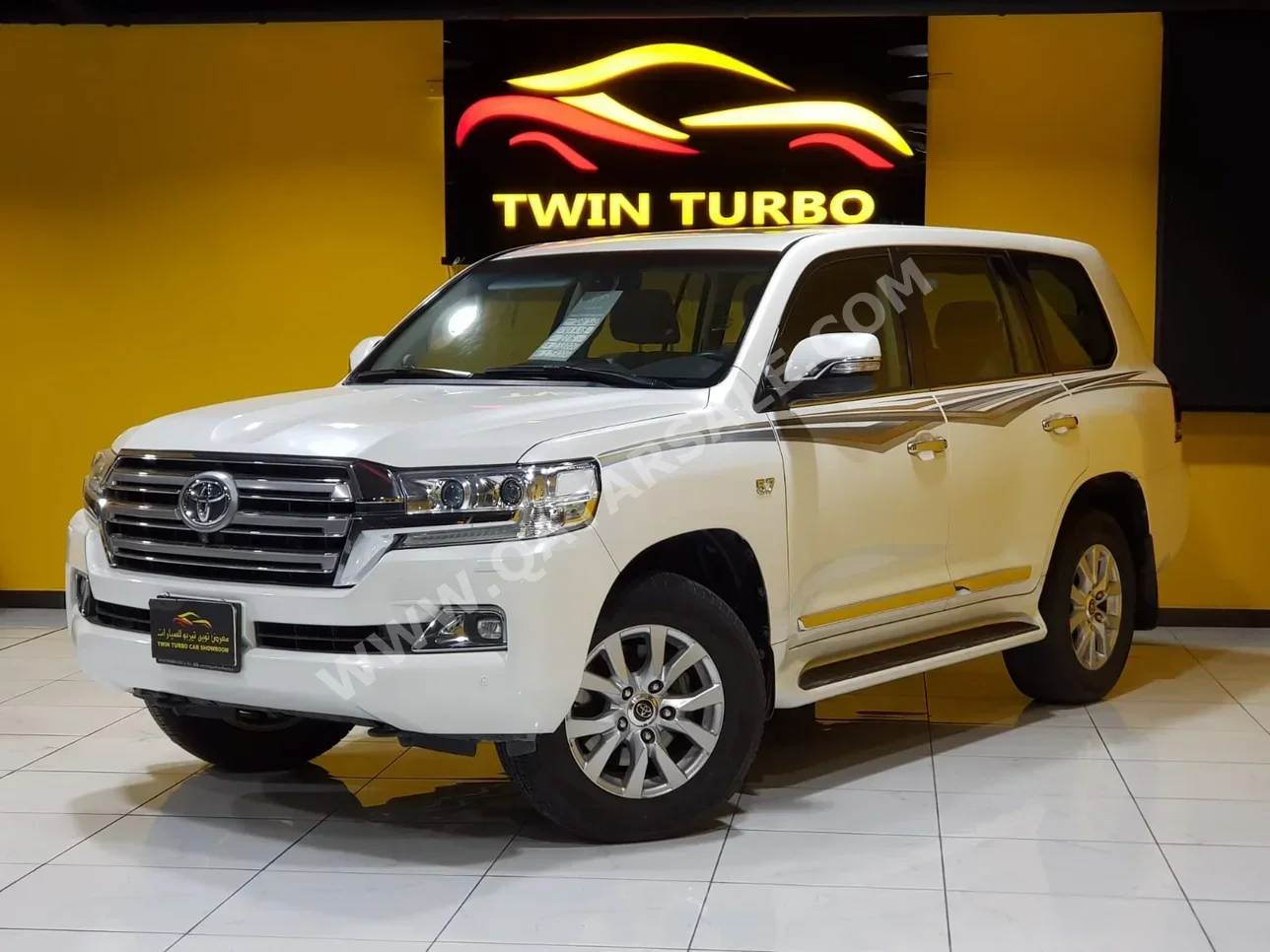 Toyota  Land Cruiser  VXR  2016  Automatic  233,000 Km  8 Cylinder  Four Wheel Drive (4WD)  SUV  White