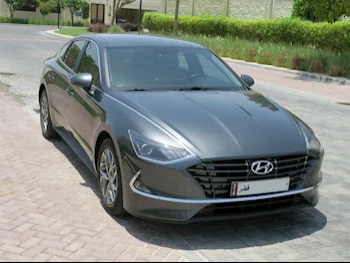 Hyundai  Sonata  2023  Automatic  88,000 Km  4 Cylinder  Front Wheel Drive (FWD)  Sedan  Gray  With Warranty